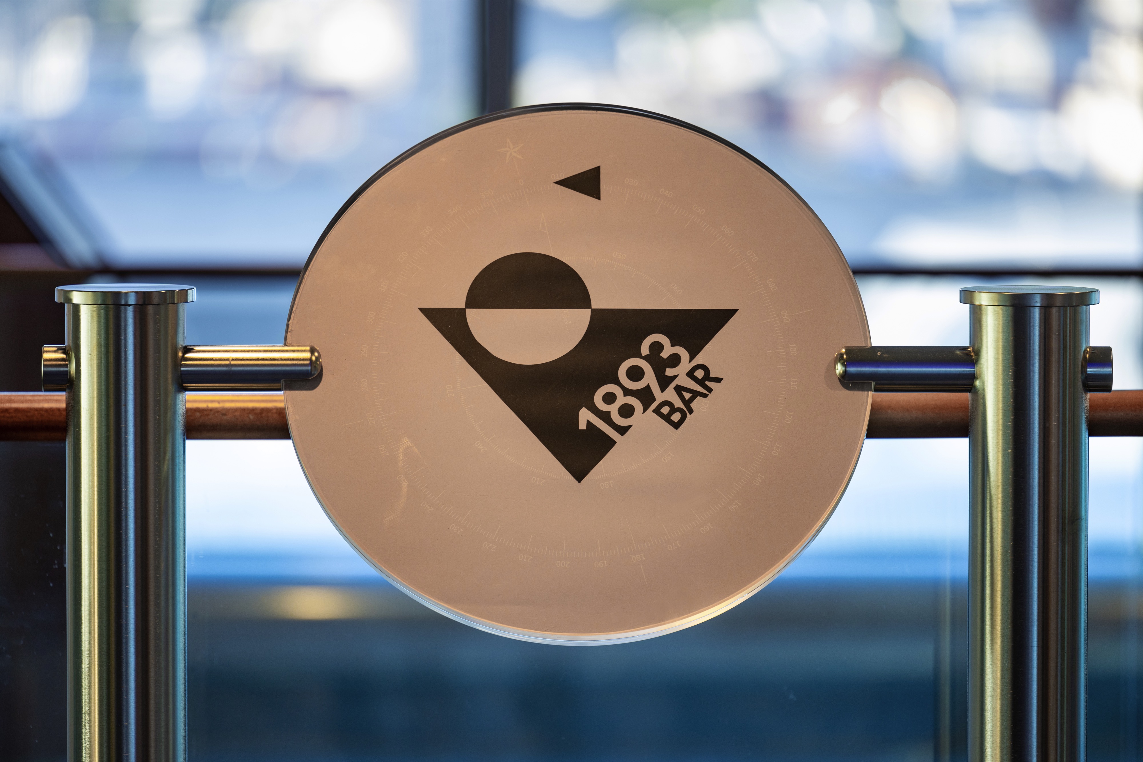 MS Trollfjord - 1893 Bar